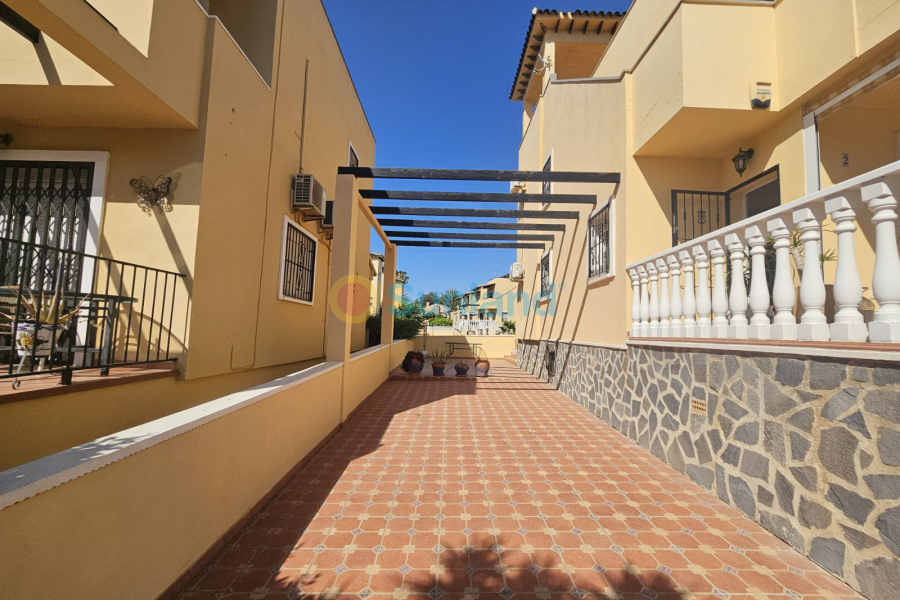 Använda fastigheter - Villa - Villamartin - Lomas del Golf