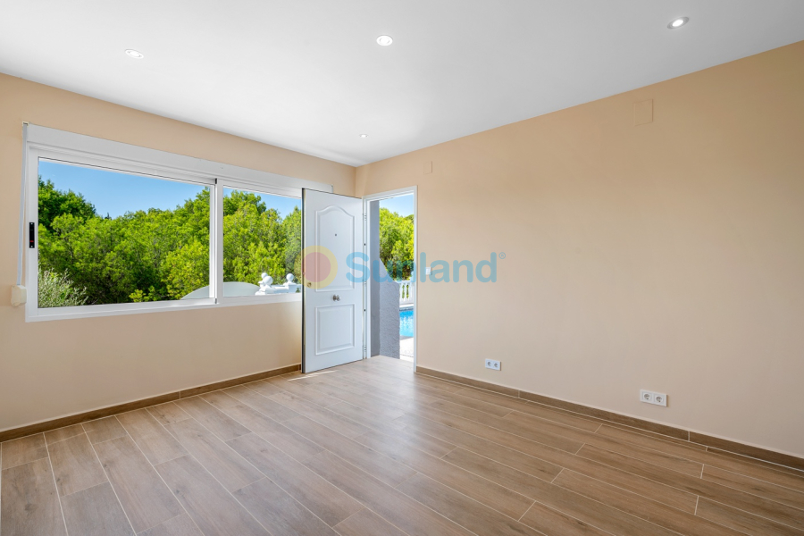 Resale - Villa - La Nucía - La nucia