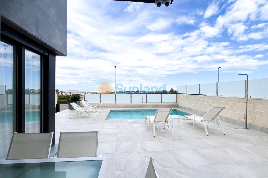 Segunda mano - Chalet - Torrevieja - Los Altos