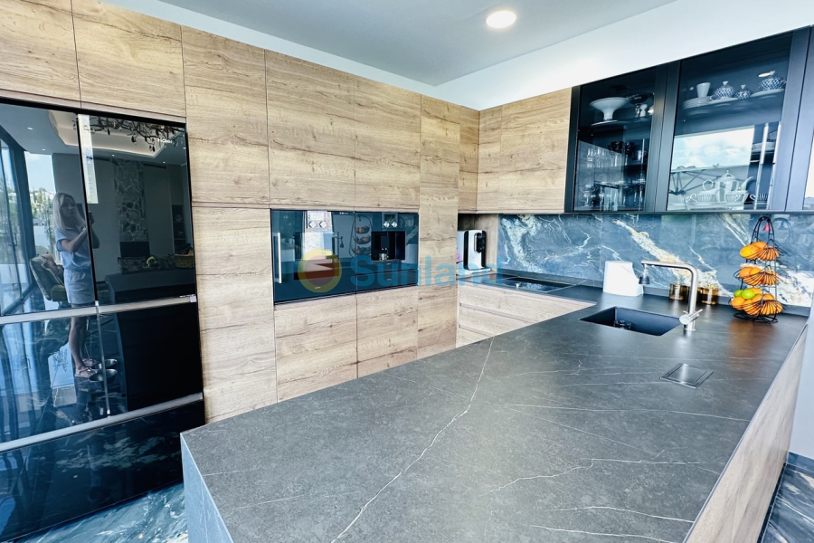 Resale - V - Las Colinas Golf Resort