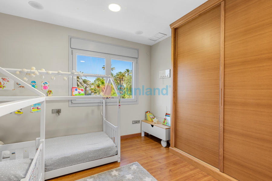 Resale - Villa - Elche/Elx