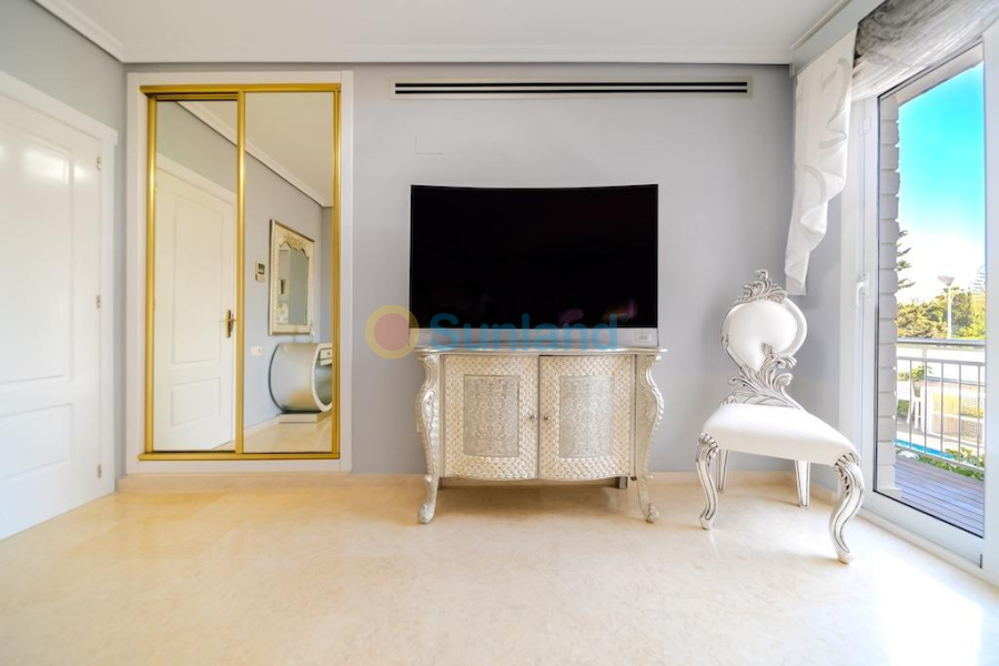 Segunda mano - V - Torrevieja - Torre la mata