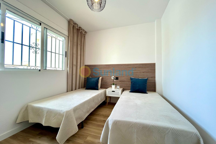 Resale - Terraced house - Orihuela - Urbanización Perla del Mar