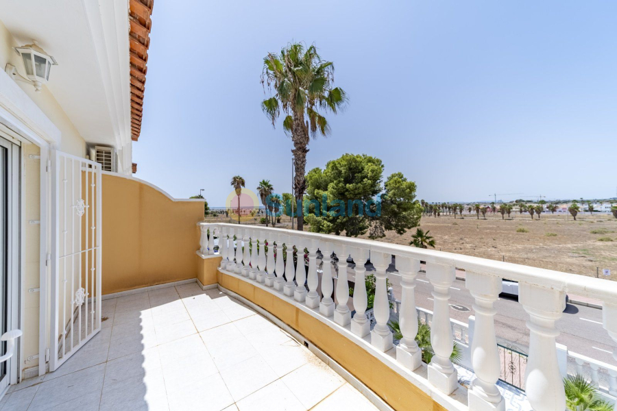 Resale - Casa de Pueblo - Ciudad Quesada - Doña Pepa