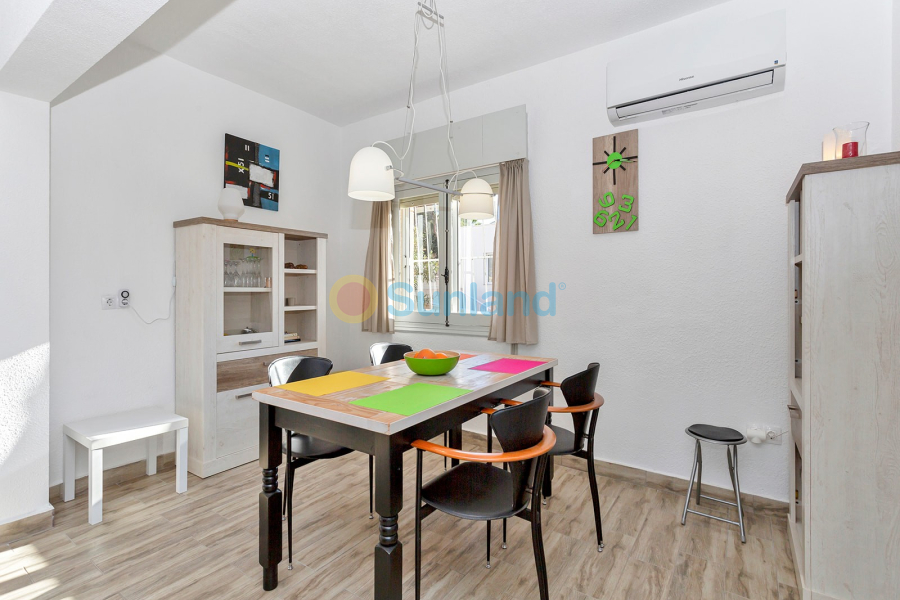 Resale - Villa - Torrevieja - 