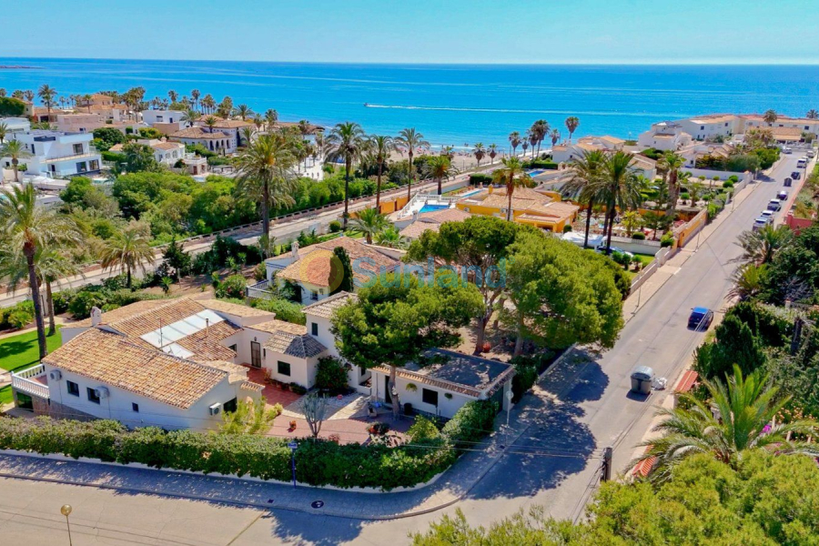 Resale - Villa - Orihuela Costa - Playa Flamenca