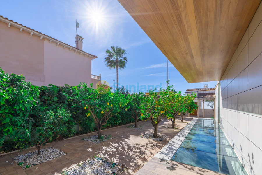 Segunda mano - Chalet - Orihuela Costa - La Zenia