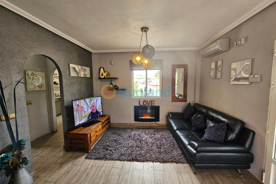 Använda fastigheter - Villa - Playa Flamenca - San Jose