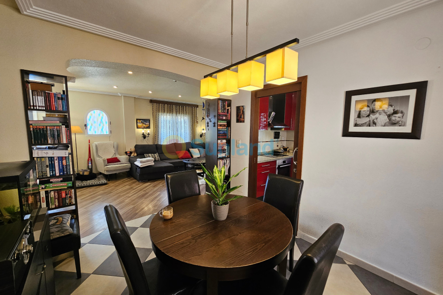 Använda fastigheter - Villa - Los Altos - Royal Park