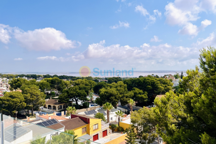 Resale - V - Los Balcones