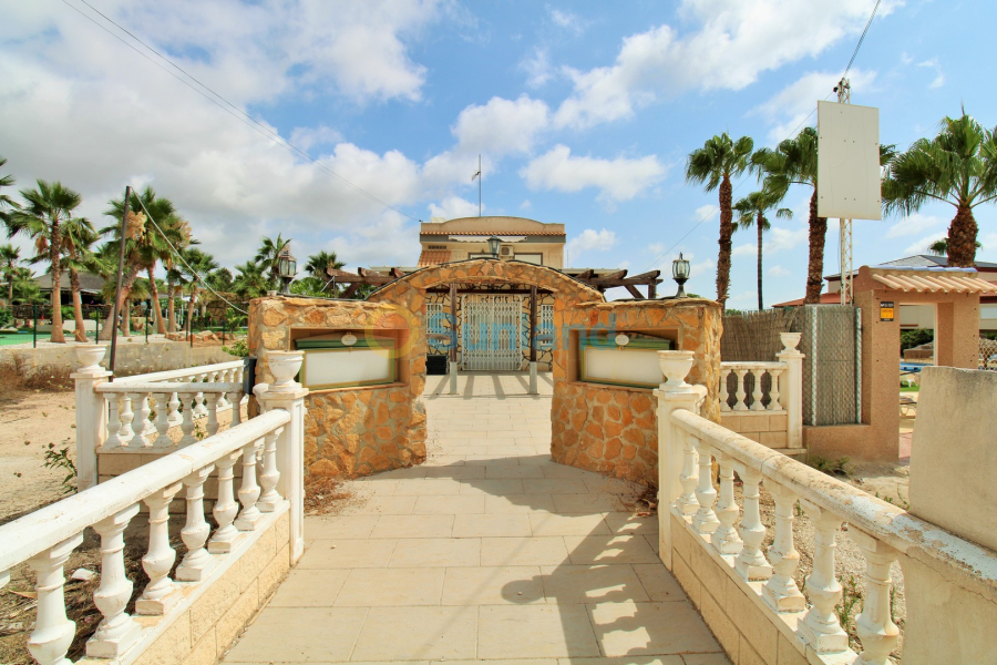 Resale - Commercial - Villamartin