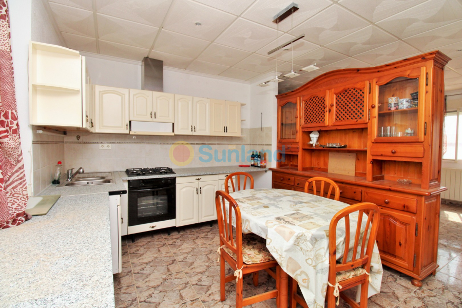 Resale - Commercial - Villamartin