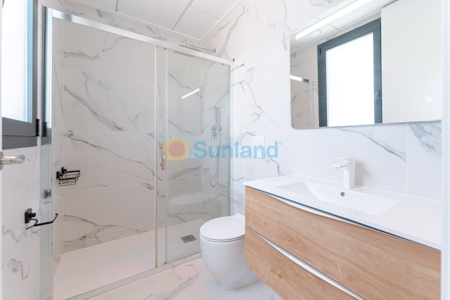 Segunda mano - Chalet - San Miguel de Salinas - Urbanizaciones