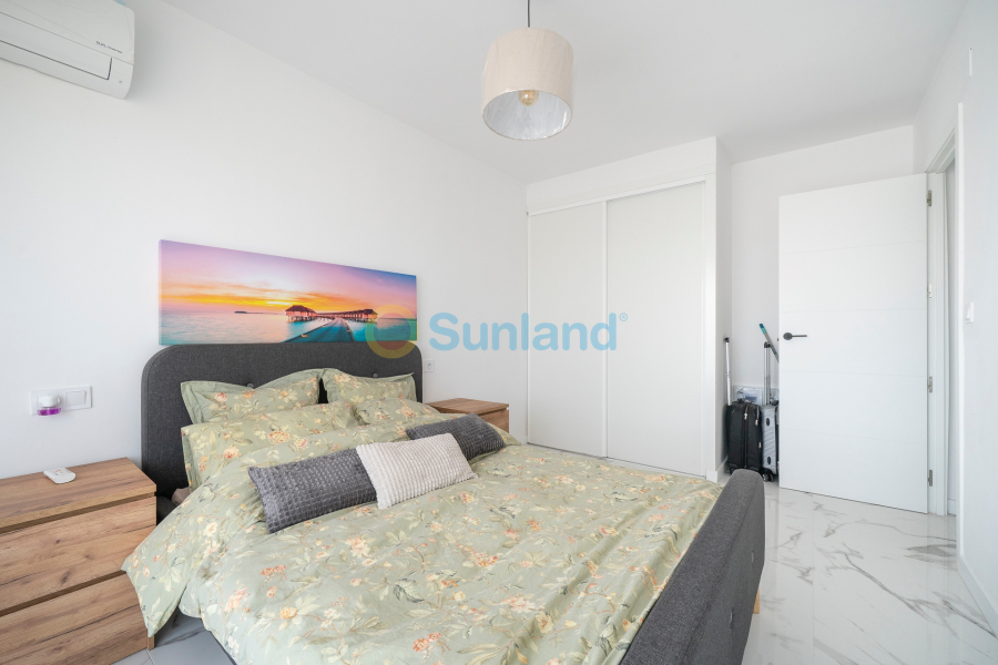 Resale - Flat - Orihuela Costa - Punta Prima