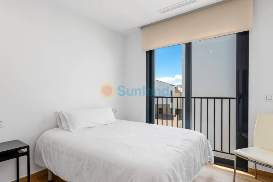 Вторичка - Bилла - Ciudad Quesada