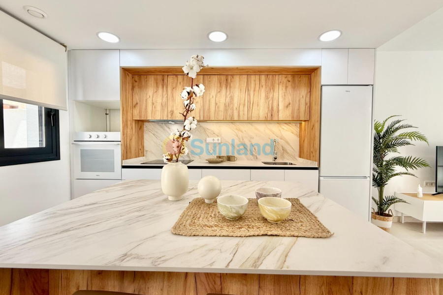 Ny bygg - Town House - Cox - San Fernando