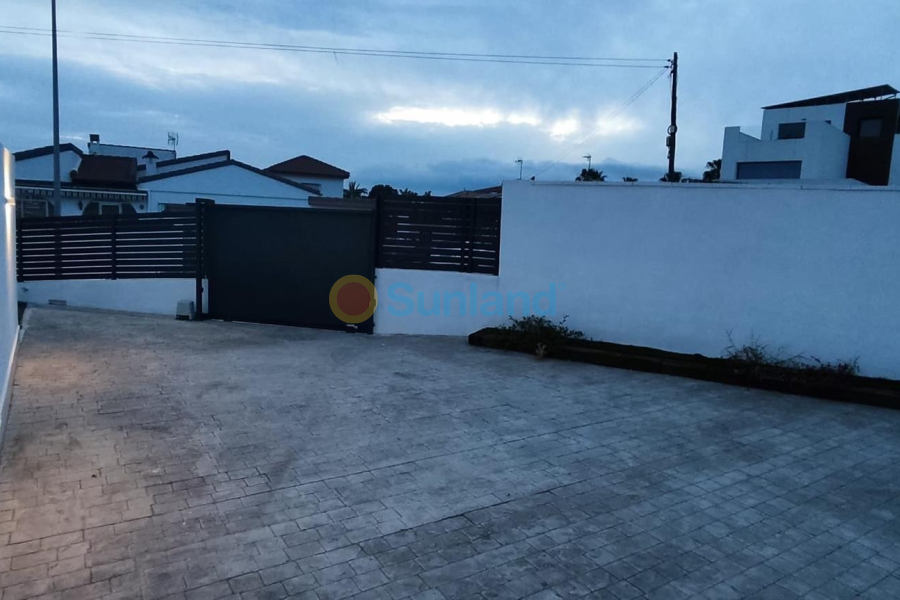 Вторичка - Bилла - Ciudad Quesada