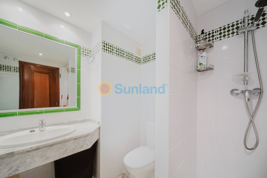 Resale - Apartamento - Torrevieja - Playa de Los Locos