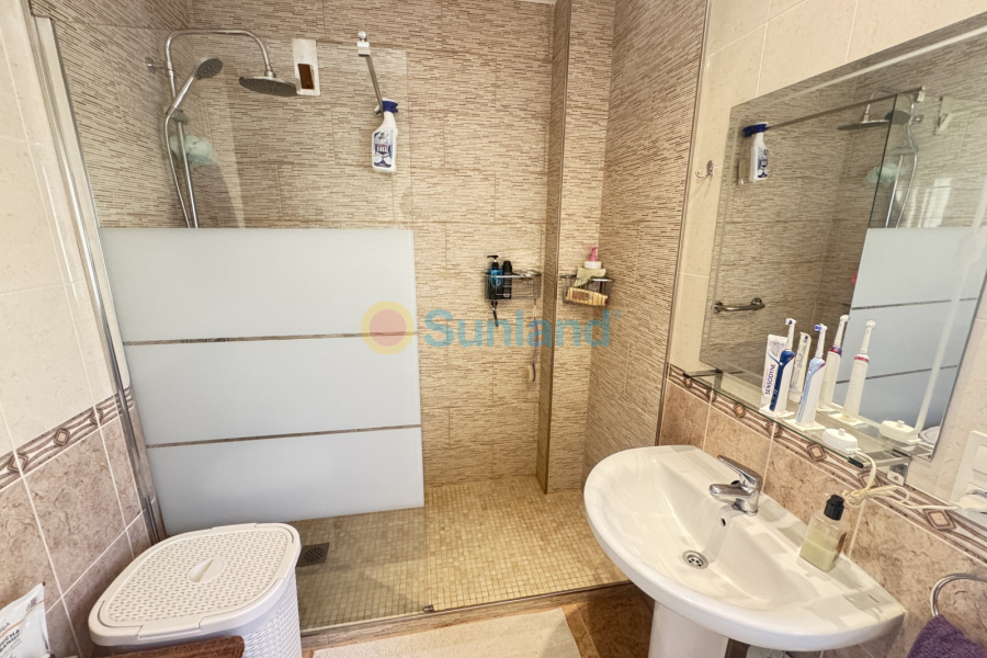 Använda fastigheter - Villa - Villamartin - Lomas del Golf