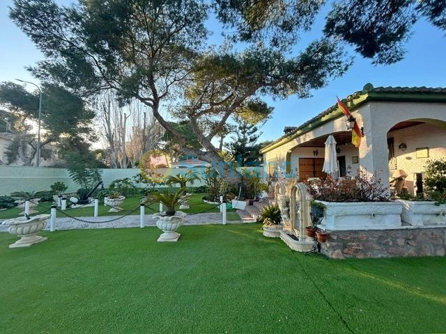 Resale - Villa - Orihuela Costa - Altos de Campoamor