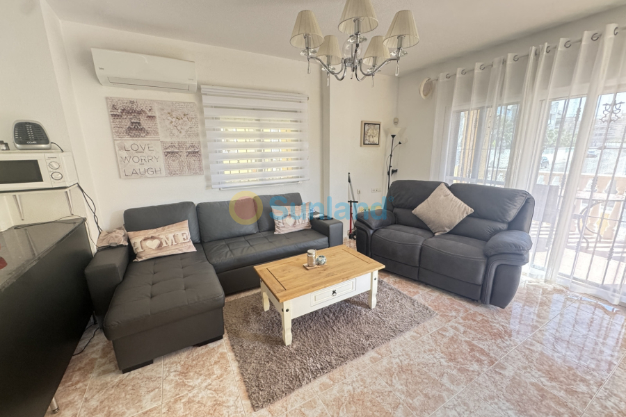 Använda fastigheter - Villa - Villamartin - Lomas del Golf