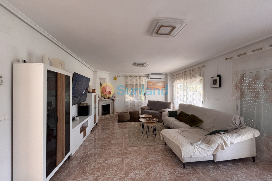 Brukte eiendommer - V - Benijofar