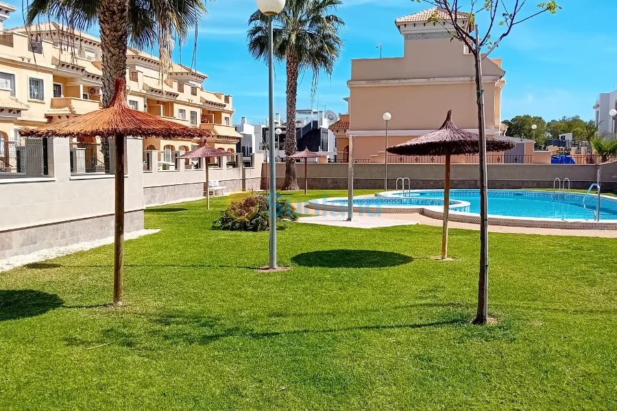 Använda fastigheter - Villa - Orihuela Costa - Villamartin