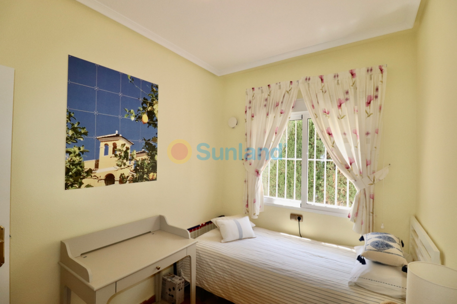 Resale - Villa - Guardamar del Segura - El Raso