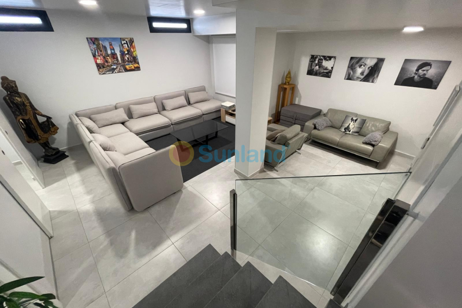 Använda fastigheter - Villa - Orihuela Costa - Villamartin