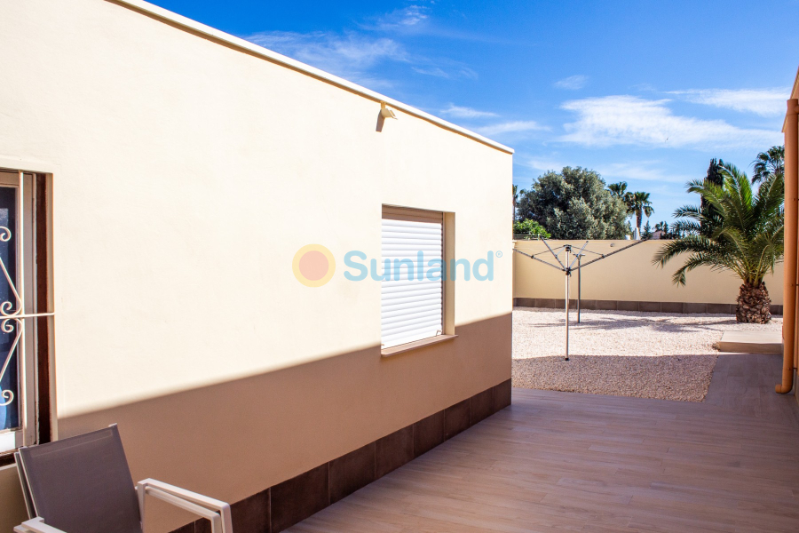 Segunda mano - Chalet - Torrevieja - La Siesta