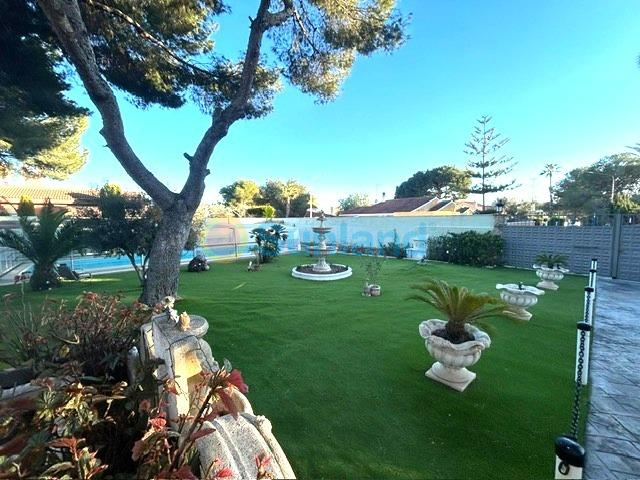 Resale - Villa - Orihuela Costa - Altos de Campoamor