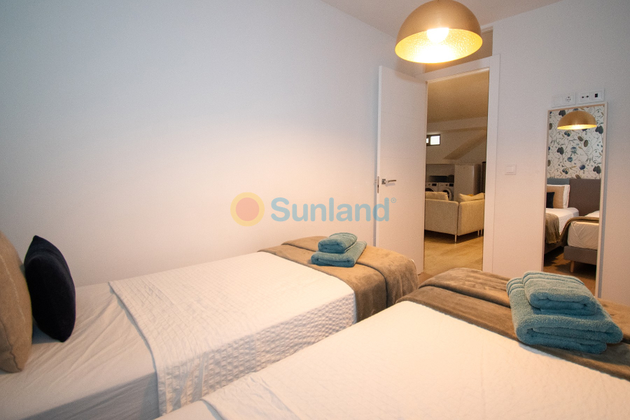 Använda fastigheter - Villa - Orihuela Costa - Villamartin