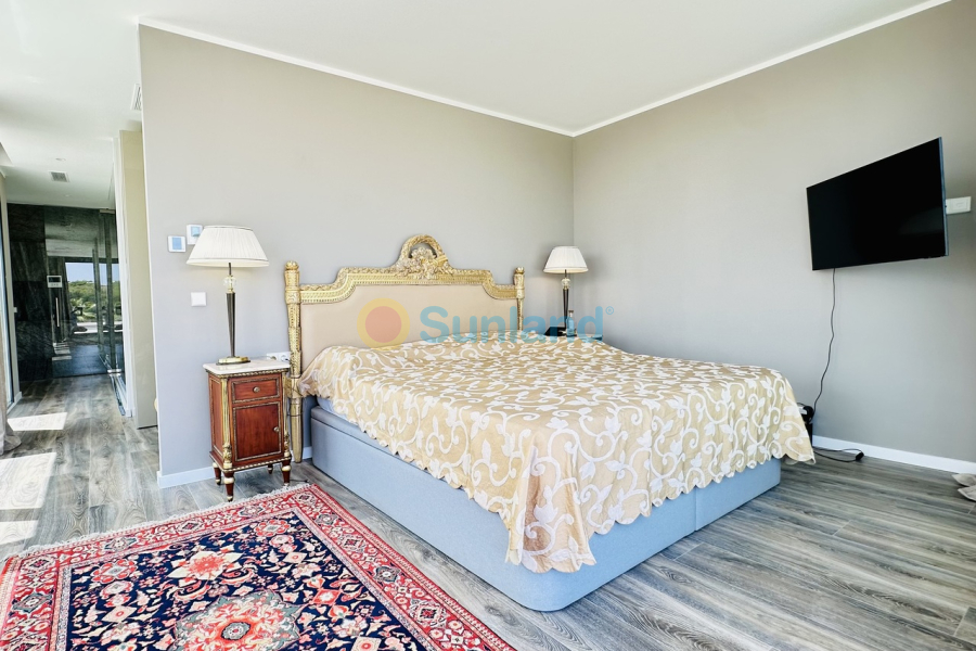 Resale - V - Las Colinas Golf Resort