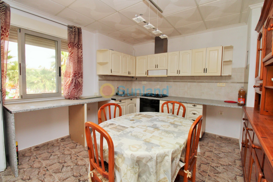 Resale - Commercial - Villamartin