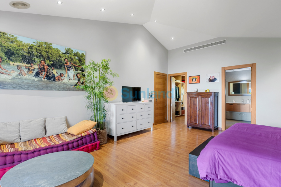 Resale - Villa - Elche/Elx