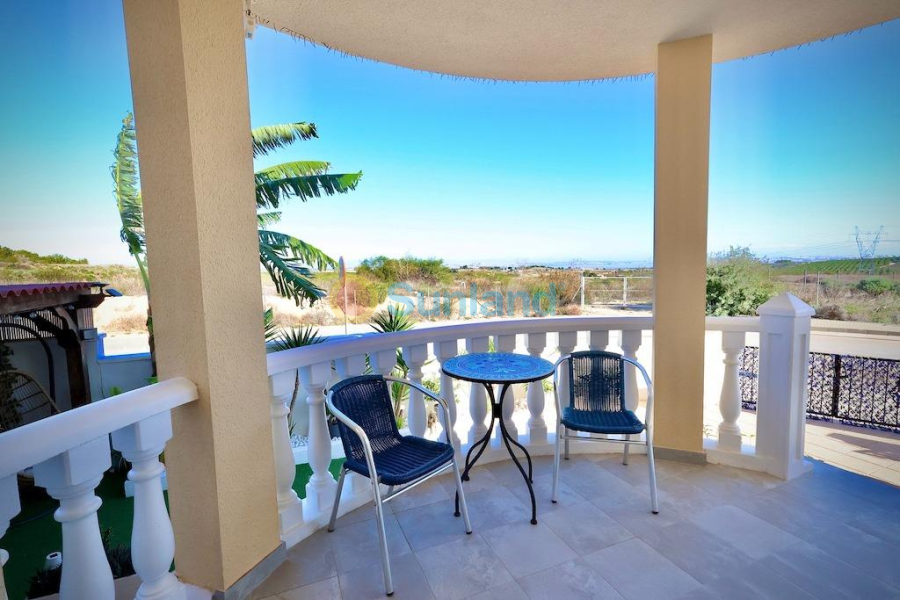 Resale - V - San Miguel De Salinas - Residencial los flamencos