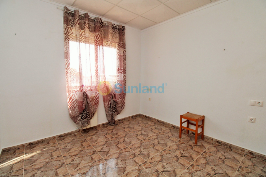 Resale - Commercial - Villamartin