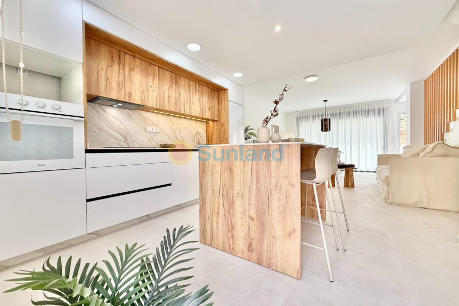 Ny bygg - Town House - Cox - San Fernando