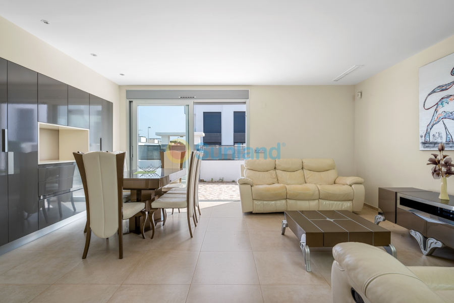 Segunda mano - Chalet - Ciudad Quesada