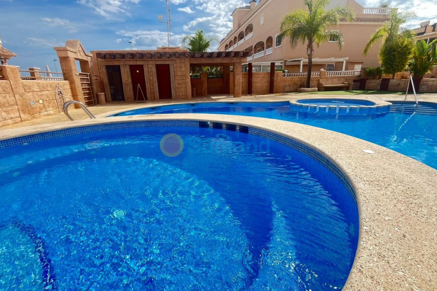 Resale - A - Los Dolses