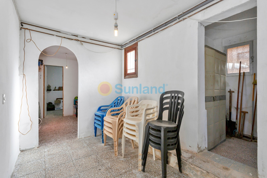 Resale - Villa - Torrevieja - 