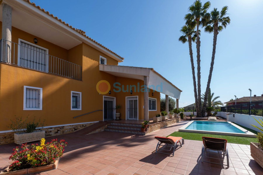 Segunda mano - Chalet - Orihuela