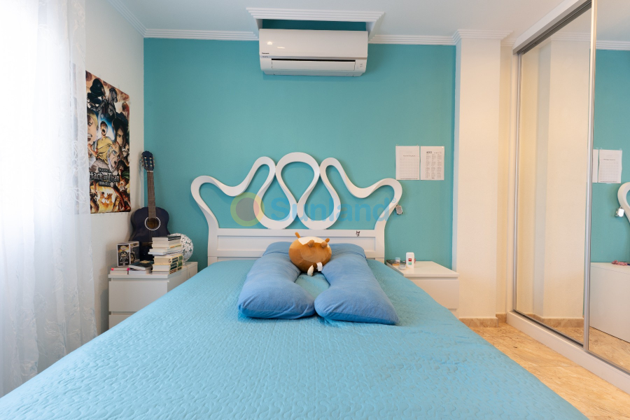 Resale - Villa - Torrevieja - 