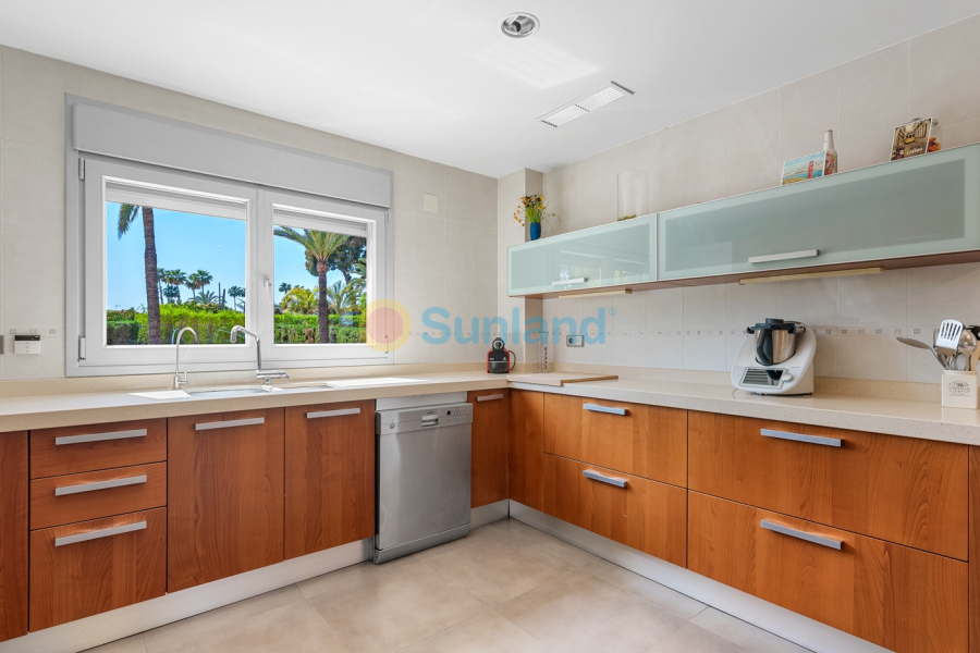 Resale - Villa - Elche/Elx