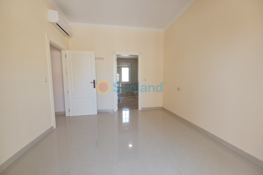 Använda fastigheter - V - Cabo Roig