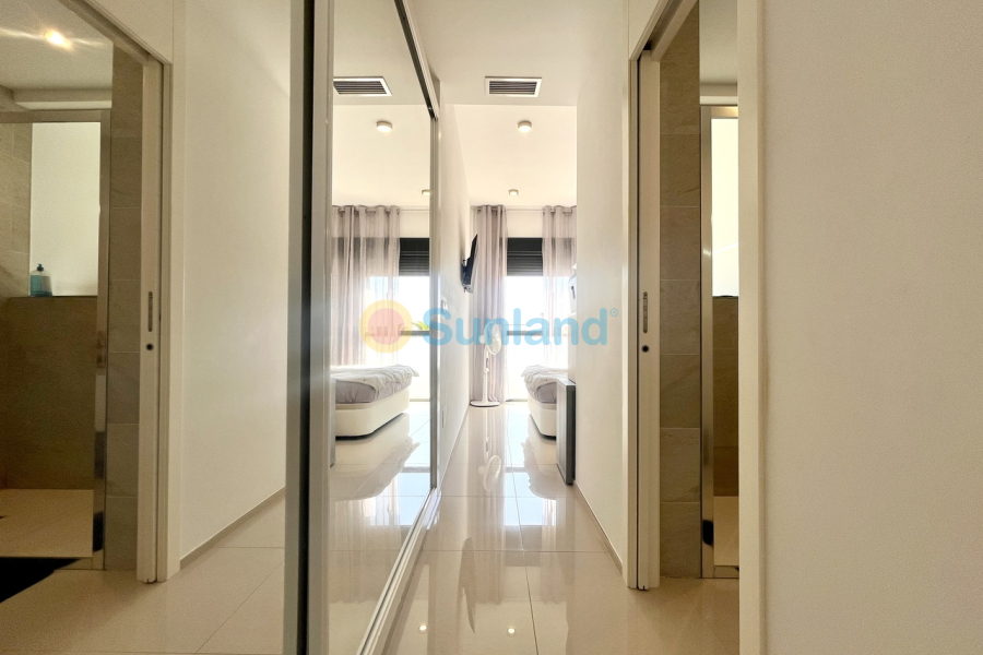 Resale - P - Los Dolses