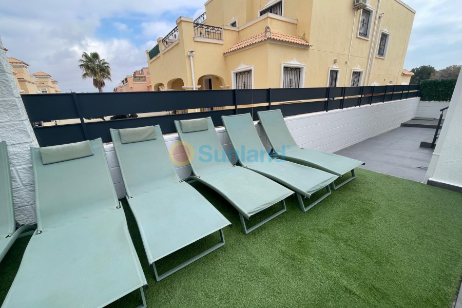 Använda fastigheter - Villa - Orihuela Costa - Villamartin