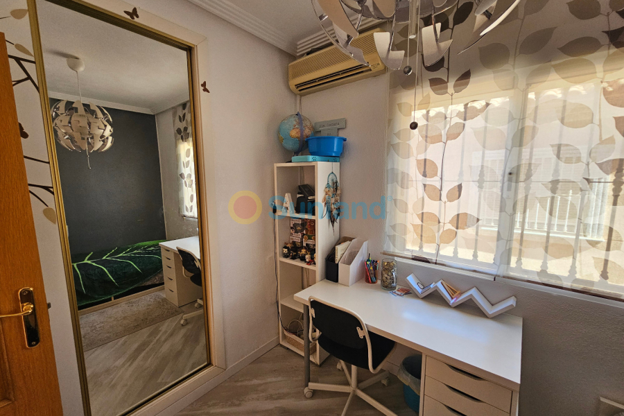 Använda fastigheter - Villa - Los Altos - Royal Park