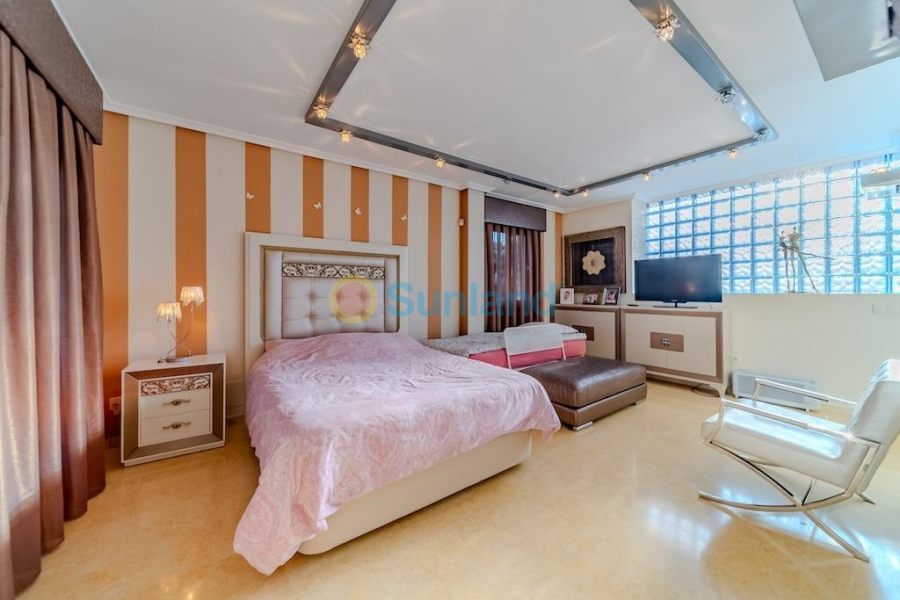 Segunda mano - V - Torrevieja - Torre la mata