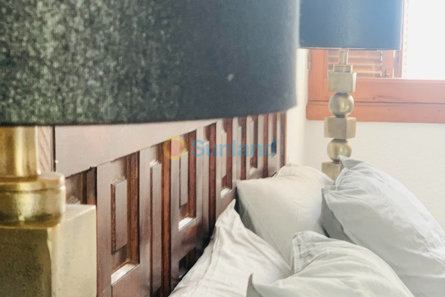 Segunda mano - Chalet - Orihuela Costa - Punta Prima